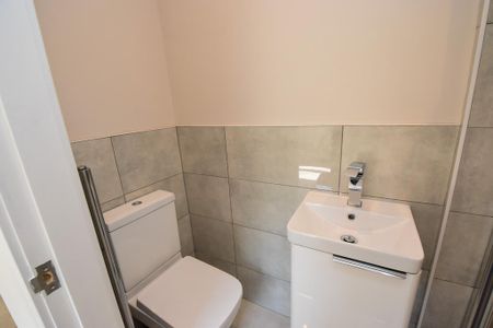 2 bedroom semi-detached house to rent - Photo 3