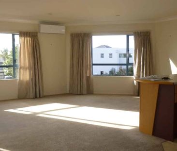 3 Bedrooms, 2 Bathrooms in City - Photo 4