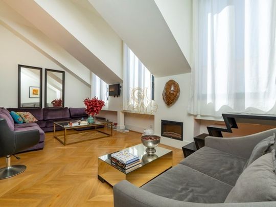 3 bedroom luxury penthouse for rent in Lisbon - Photo 1