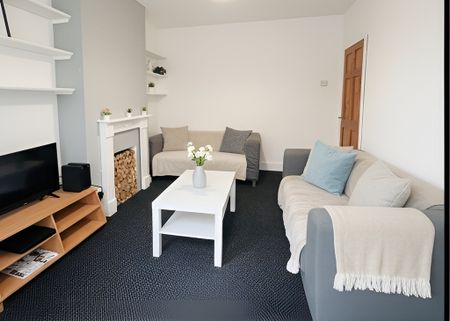 2 Bed Student Accommodation - Photo 2