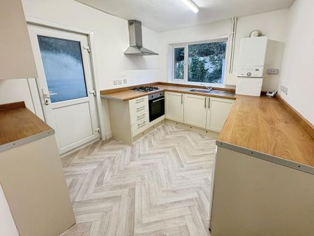 3 bedroom terraced house to rent - Photo 3