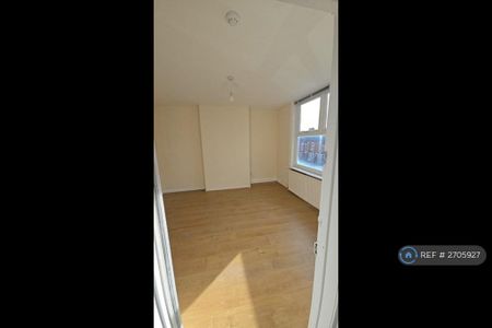 5 bedroom end of terrace house to rent - Photo 5