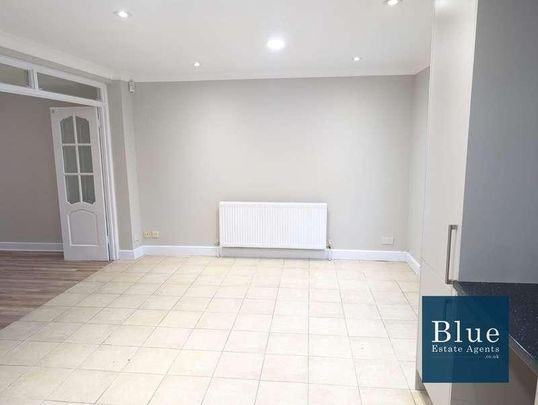 Avenue Crescent, Hounslow, TW5 - Photo 1