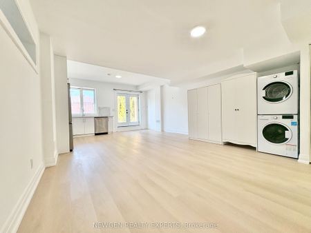 574 B Pharmacy Avenue #Lower unit - Photo 3