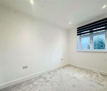 Shoppenhangers Road, Maidenhead, Berkshire, SL6 - Photo 2