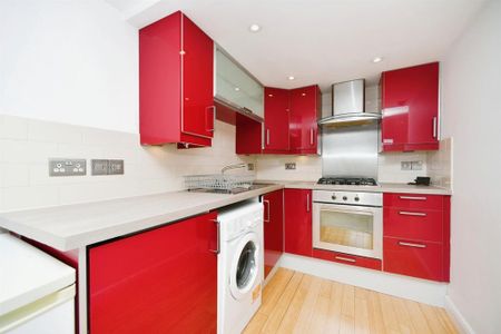 2 bedroom flat to rent - Photo 2