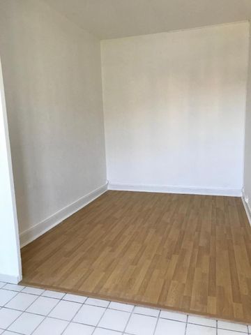Location Appartement 1 pièce 28m² LYON 3ème - Photo 2