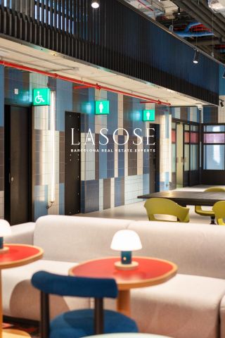 Studio 26m² with terrace to rent in El Poblenou, Barcelona - Photo 2