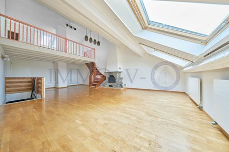 SPACIOUS TRI-LEVEL WITH CHARM AND BALCONY-TERRACE - Photo 4