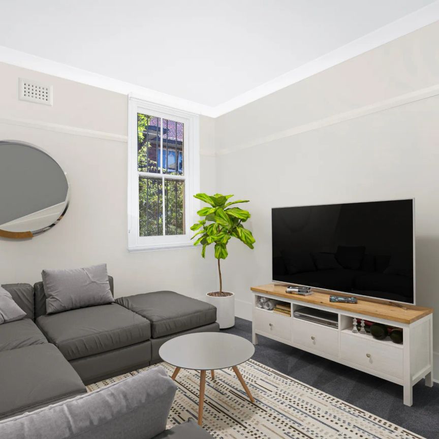 Convenient Located Apartment With Own Separate Entrance - Photo 1