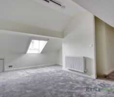 2 BEDROOM House - Terraced - Photo 2