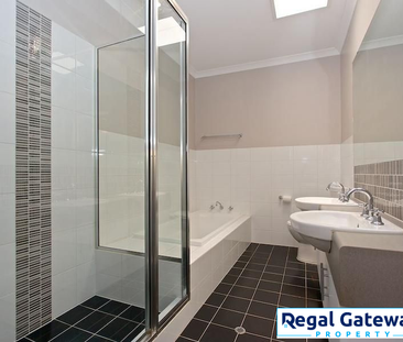 41 Harvest Lakes Boulevard, ATWELL WA 6164 - Photo 6