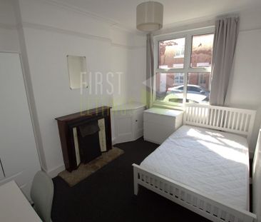 4 bedroom terraced house to rent - Photo 2