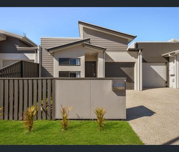 Beautiful home just waiting for you! - Photo 3