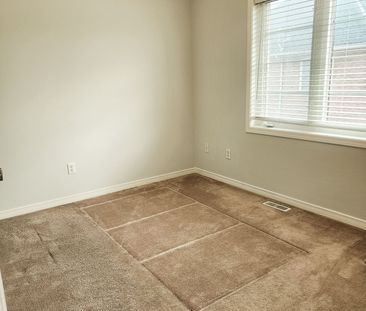 Townhouse For Lease | E8079978 - Photo 6