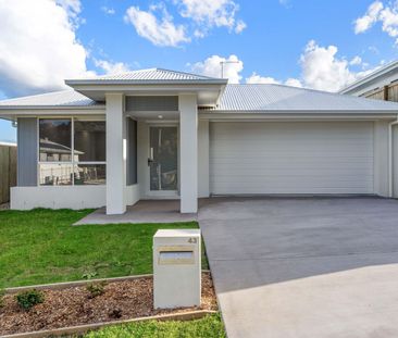 Immaculate Home - Photo 4