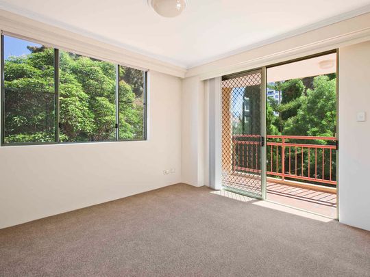 LARGE TWO BEDROOM APARTMENT WITH AIR-CONDITIONING **LOCATED IN BLOCK A** - Photo 1