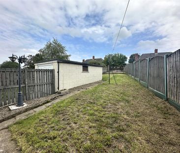 3 bedroom semi-detached house to rent - Photo 4