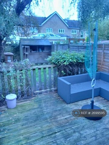 3 bedroom terraced house to rent - Photo 5