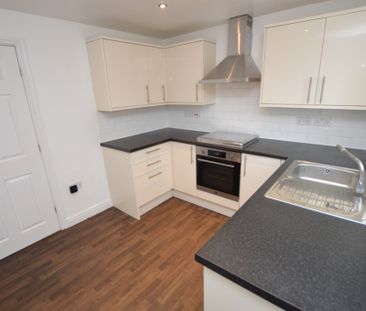 3 Bedroom End of Terrace - Photo 3