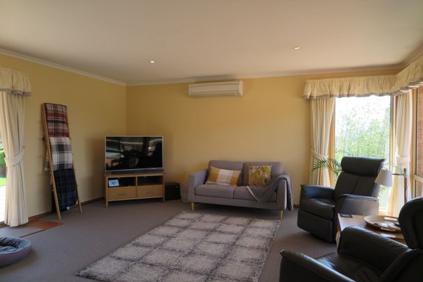 72 Suncoast Drive Blackmans Bay TAS 7052 Australia - Photo 1