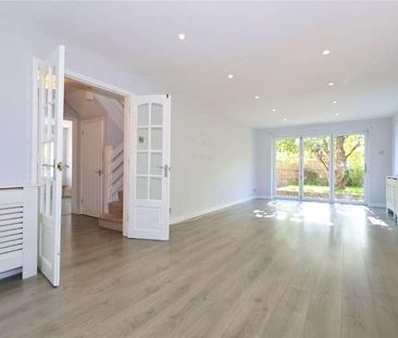 Snowdrop Way, Bisley, Woking, Surrey, GU24 - Photo 3