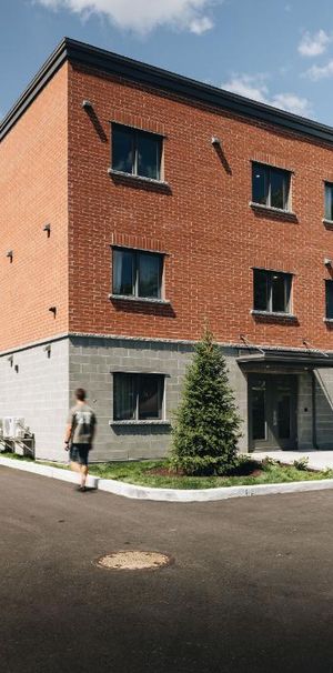 IMMEUBLE NEUF - Électros (5), wifi, a/c, stationnement (1) inclus - 3 1/2 ET 4 1/2 neufs à louer - Saint-Jérôme - Photo 1