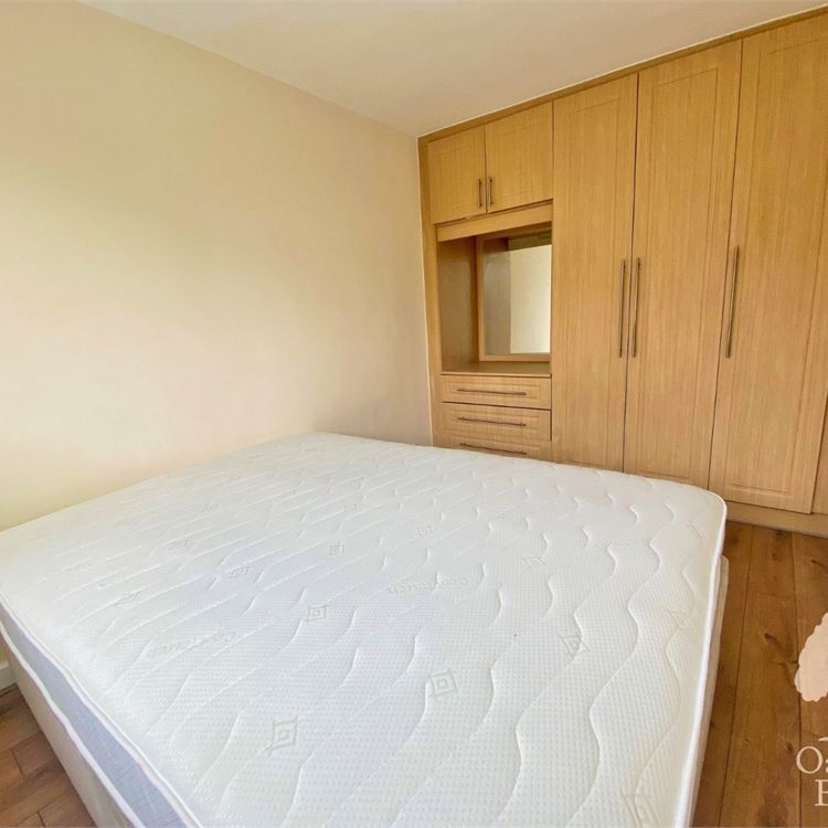 2 bed flat to rent in Alexandra Road, Hounslow, TW3 - Photo 1