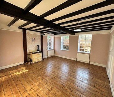 4 bedroom equestrian property to rent - Photo 1