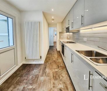 1 bedroom flat to rent - Photo 4