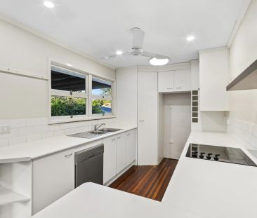 7 Burrendah Road, Jindalee. - Photo 5