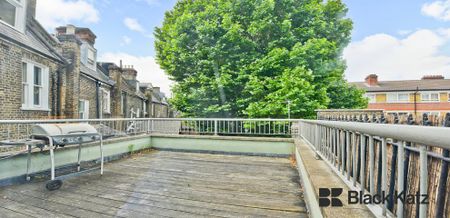 By the corner of the ever fashionable Bermondsey Street + gorgeous roof terrace - Photo 5