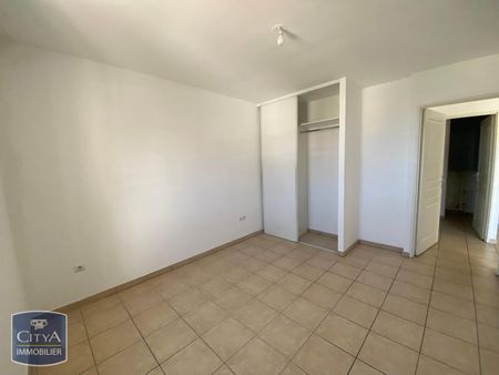 Location Appartement 2 pièces 39m² ST DENIS 97400 - Photo 2