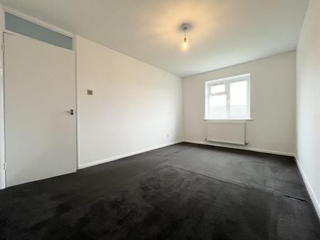 3 Bedroom House - Terraced To Let - Photo 2