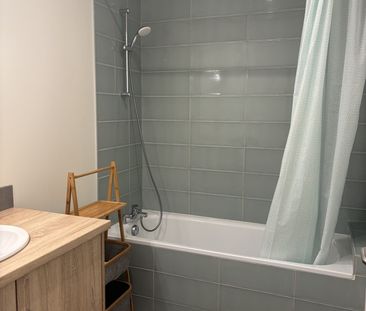 Location Appartement 2 pièces 53m² BORDEAUX 33300 - Photo 5