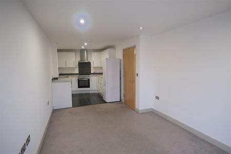 2 Bedroom Flat - Photo 2