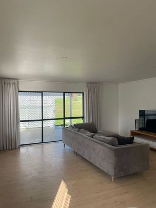 Newly renovated cottage with rural views - Photo 1