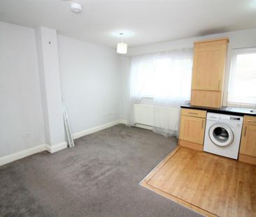 1 bedroom ground floor flat to rent - Photo 4
