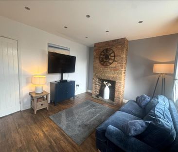 2 bedroom terraced house to rent - Photo 2