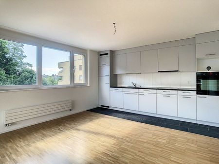 SEHR SCHÖNE ATTIKA 3,5 Zi.-Wohnung / MAGNIFIQUE ATTIQUE de 3,5 pièces - Foto 4