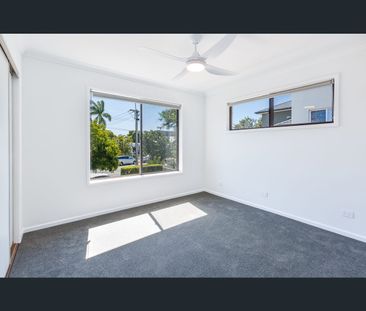 6/73 Bayview Street, Runaway Bay, Qld 4216 - Photo 4