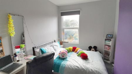 4 bedroom terraced house to rent - Photo 4