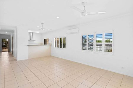 Fully Airconditioned Home - Premium Elevated Location - Views - Photo 2