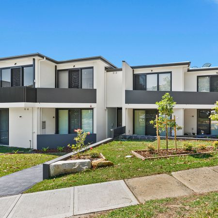 Furnished Studio Apartment in Convenient Location - Bills Included - Photo 4