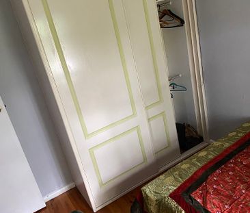 3-bedroom shared house, Acacia Ave - Photo 1