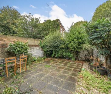 4 bedroom flat to rent - Photo 5