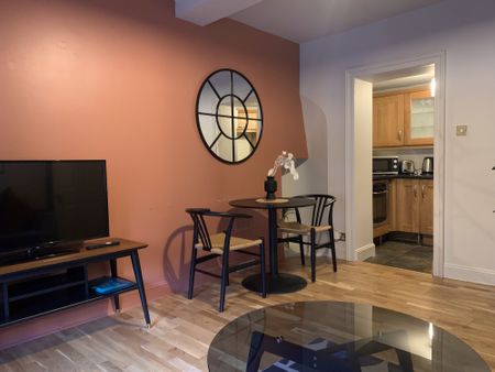 Cumberland Street North West Lane, Edinburgh, EH3 6RF - Photo 3