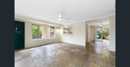 Boutique Comfort Meets Urban Convenience – Your Next Home Awaits in Holland Park West - Photo 4