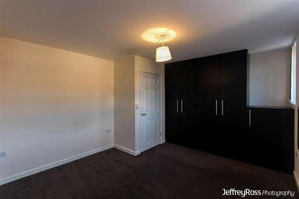 Robert Street, Ely, CF5 - Photo 1