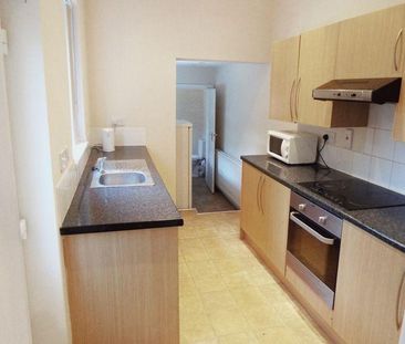 4 bedroom terraced house to rent - Photo 6